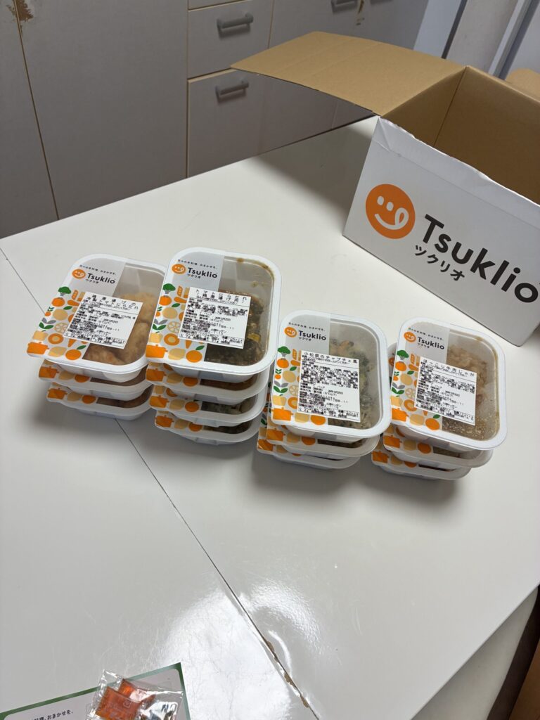 全部で13パックはいっていました。噂のパワーシール梱包です。