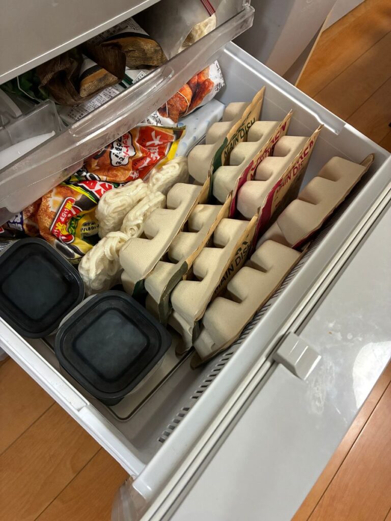 冷凍庫にナッシュ8食を収納した所。